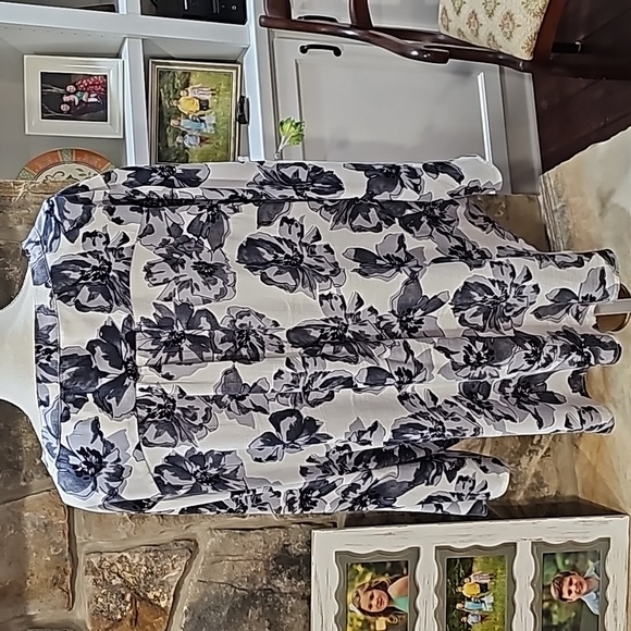 GUC Fun2Fun 3 Button Front Tunic Top 2X - Picture 2 of 6